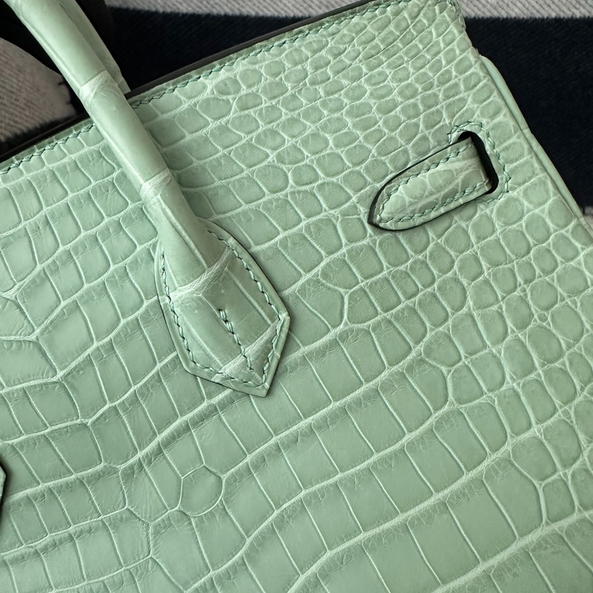 HERMÈS KELLY 28 VERT D'EAU ALLIGATOR – LIMITIERTE AUFLAGE