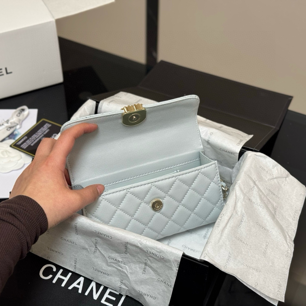 CHANEL CLASSIC FLAP EISGRAU
